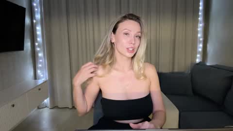 Snapshot of alicewonders_ chatting on 5, 12, 2024 Alice online show from 5, 12, 2024