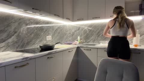 Snapshot of alicewonders_ chatting on 10, 1, 2025 Alice online show from 10, 1, 2025