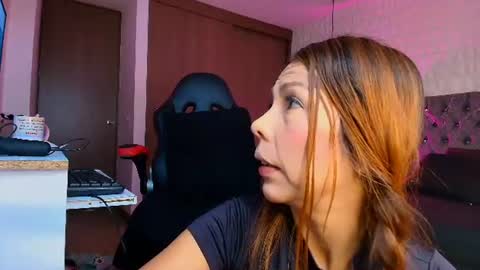Snapshot of alicia_wonder_dl chatting on 25, 6, 2026 Ali online show from 25, 6, 2026