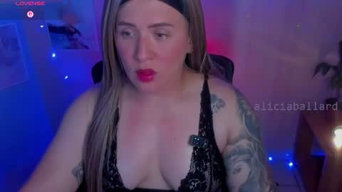 Snapshot of aliciaballard chatting on 1, 7, 2026 Jennyfer online show from 1, 7, 2026