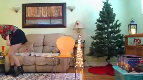 Alicia deHart  Help me reach 1000 Followers. Its FREE online show from 30, 11, 2025