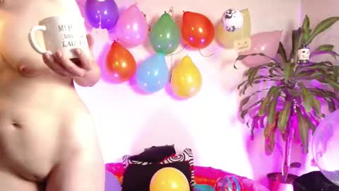 Snapshot of aliciawithe chatting on 18, 10, 2025  Alicia  online show from 18, 10, 2025