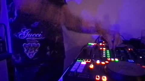 busco rockera online show from 6, 3, 2025