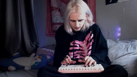 Alien Bella online show from 21, 3, 2026