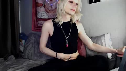 Snapshot of alien_bella chatting on 14, 5, 2026 Alien Bella online show from 14, 5, 2026