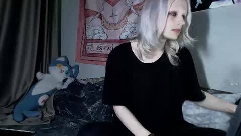 Snapshot of alien_bella chatting on 21, 6, 2026 Alien Bella online show from 21, 6, 2026