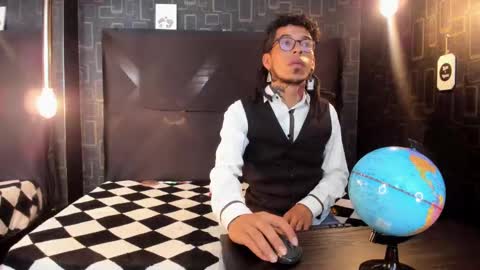 Snapshot of alien_high chatting on 4, 10, 2025 AlienHigh FlashNigga online show from 4, 10, 2025