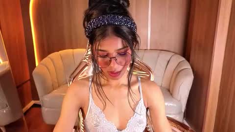 alina_b_ online show from 5, 3, 2026