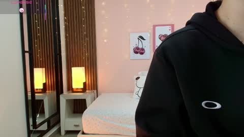 Alina online show from 4, 4, 2026