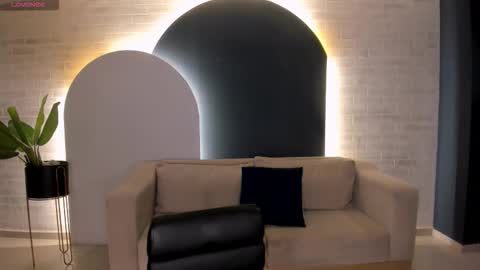 alinakravitz_ online show from 7, 2, 2026