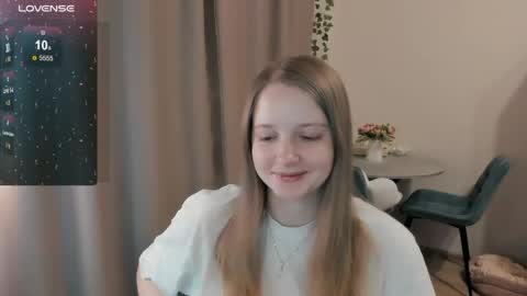 Snapshot of alisha_ley chatting on 14, 4, 2026 Alya online show from 14, 4, 2026