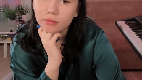 Snapshot of alisia_mars chatting on 27, 1, 2025 Alisia online show from 27, 1, 2025
