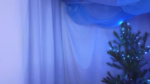 Alisia online show from 5, 1, 2025