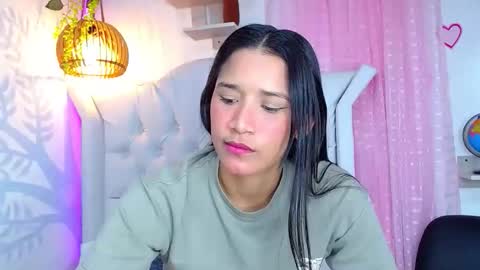 Snapshot of alisson_wiley chatting on 17, 5, 2026 alisson online show from 17, 5, 2026
