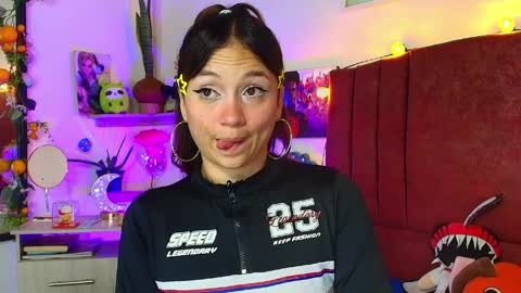 Alisson IG alisson zafiro27 online show from 9, 4, 2026