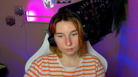 Snapshot of alisun_ chatting on 15, 9, 2025 A L I C E online show from 15, 9, 2025