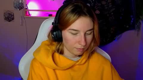 Snapshot of alisun_ chatting on 21, 9, 2025 A L I C E online show from 21, 9, 2025