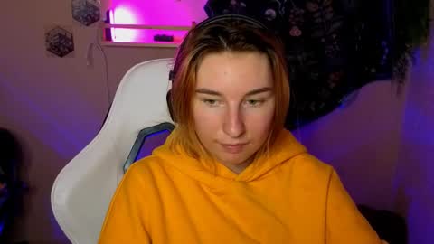 Snapshot of alisun_ chatting on 22, 9, 2025 A L I C E online show from 22, 9, 2025