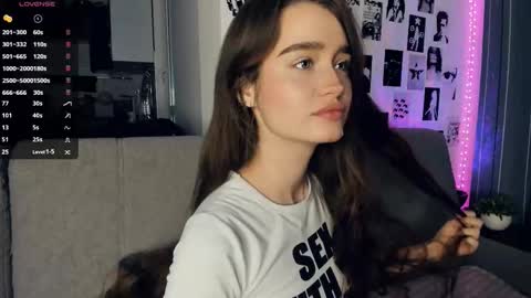 Snapshot of alivialovely chatting on 27, 11, 2025 Alivia online show from 27, 11, 2025