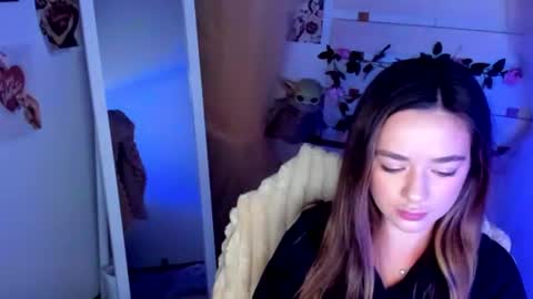 Snapshot of allana_dream chatting on 1, 7, 2026 Allana online show from 1, 7, 2026