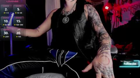   online show from 14, 10, 2025