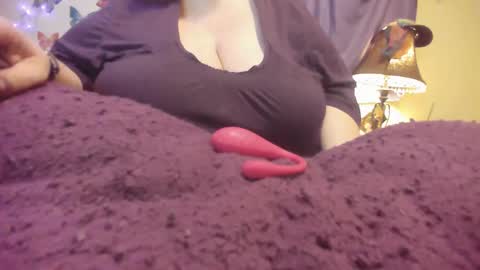 Alli Kat online show from 2, 2, 2025