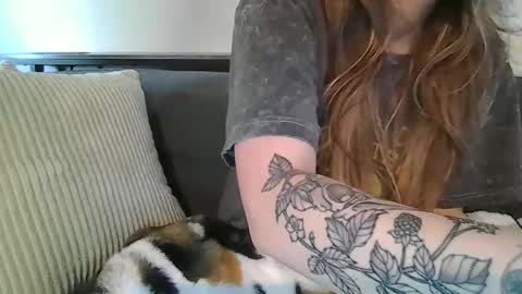 alliebearx online show from 27, 4, 2026