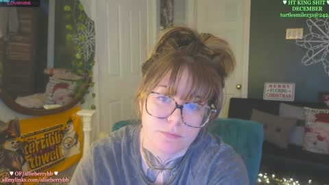 Snapshot of allieberrybb chatting on 12, 12, 2024 bb online show from 12, 12, 2024