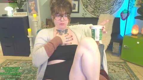 Snapshot of allieberrybb chatting on 30, 12, 2024 bb online show from 30, 12, 2024