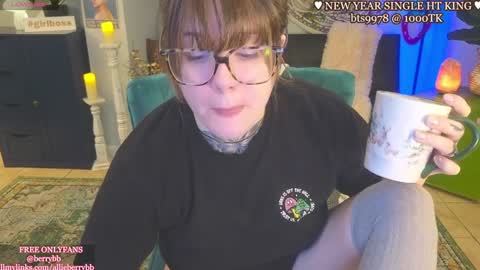 Snapshot of allieberrybb chatting on 1, 1, 2025 bb online show from 1, 1, 2025