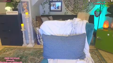 Snapshot of allieberrybb chatting on 6, 1, 2025 bb online show from 6, 1, 2025