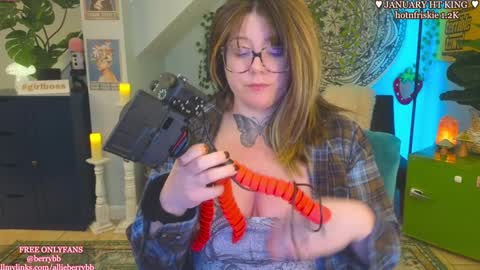 Snapshot of allieberrybb chatting on 14, 1, 2025 bb online show from 14, 1, 2025