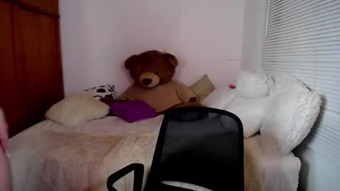 Snapshot of allierose_ chatting on 29, 12, 2024 Allie online show from 29, 12, 2024