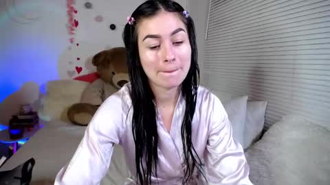 Snapshot of allierose_ chatting on 16, 2, 2025 Allie online show from 16, 2, 2025