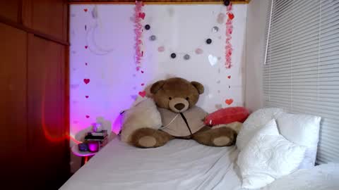 Snapshot of allierose_ chatting on 25, 2, 2025 Allie online show from 25, 2, 2025