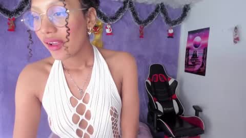 Snapshot of allis0n_ik chatting on 30, 12, 2024 ALLIS0N IK online show from 30, 12, 2024