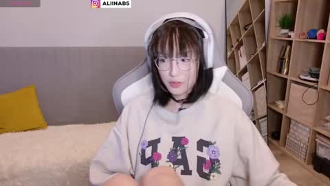 Snapshot of alllinaeve chatting on 22, 2, 2025 Alina online show from 22, 2, 2025