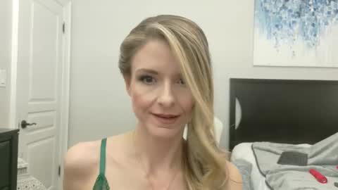 Aurora online show from 4, 3, 2025