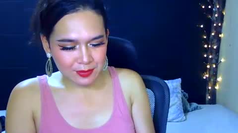 Snapshot of alluringlady07 chatting on 27, 5, 2026 tiffany online show from 27, 5, 2026