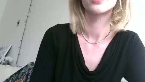 Snapshot of allyoursss1212 chatting on 8, 6, 2026 Ally Girl In Her Ally World online show from 8, 6, 2026