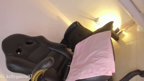 Kelly  online show from 8, 1, 2025