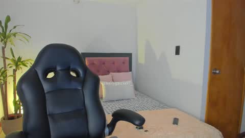 Kelly  online show from 22, 9, 2025