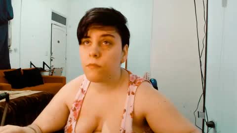 Snapshot of almondonwheels chatting on 7, 10, 2025 Almond online show from 7, 10, 2025