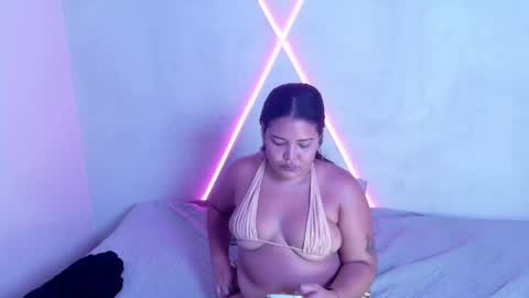 alondra_x0x0 online show from 7, 5, 2026