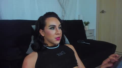 Hazel Bowie online show from 4, 2, 2025