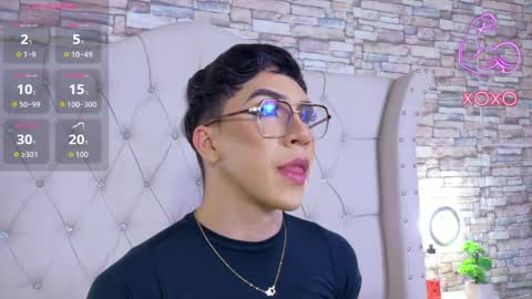 Hazel Bowie online show from 18, 4, 2026