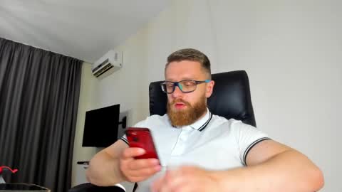 Alphaalexxx Lets reach Me 100 thumbs up online show from 25, 5, 2026