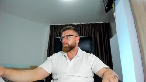 Alphaalexxx Lets reach Me 100 thumbs up online show from 16, 6, 2026