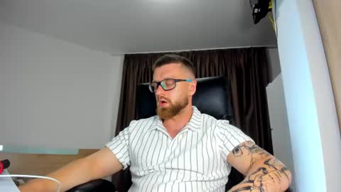 Alphaalexxx Lets reach Me 100 thumbs up online show from 21, 6, 2026