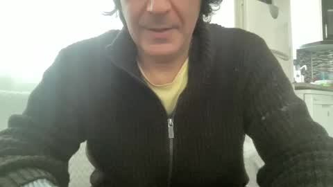 Snapshot of alphandre chatting on 17, 1, 2025 AlphAndre online show from 17, 1, 2025